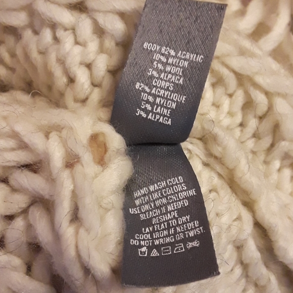 EUC Aerie Women's Chunky Knit Poncho with Tassels - Picture 6 of 8